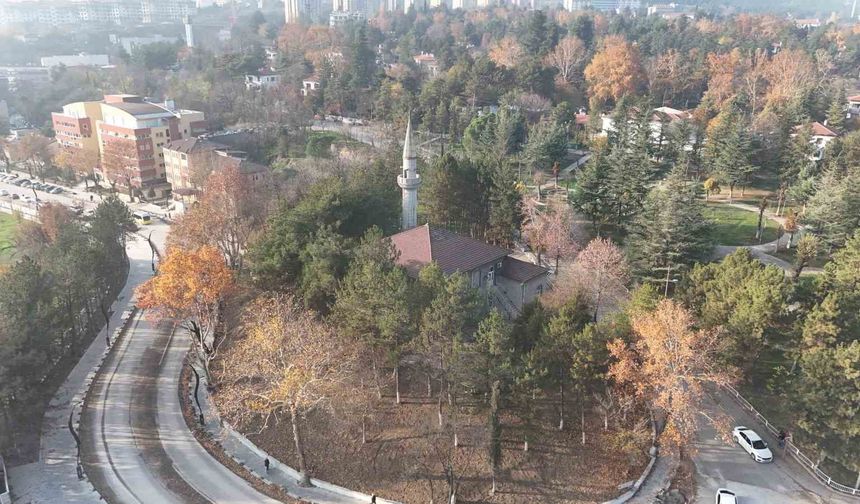 84 yıllık camide restorasyon çalışmaları başladı