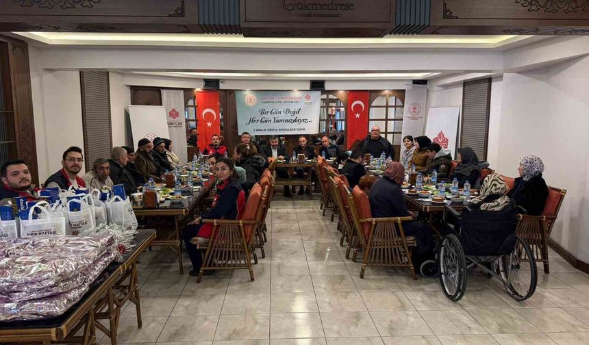 Engelliler anıldı; vakıf kültürü ve tarih tanıtıldı