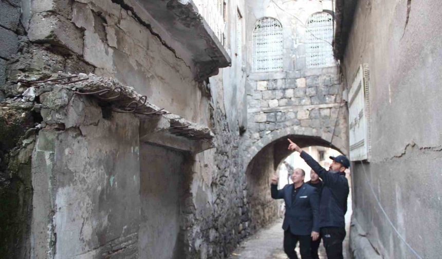 200 yıllık kemerli ev yıkılma tehlikesiyle karşı karşıya