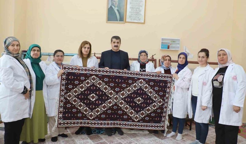 Hakkari'nin kilimleri, kültürel hafızayı günümüze taşıyor