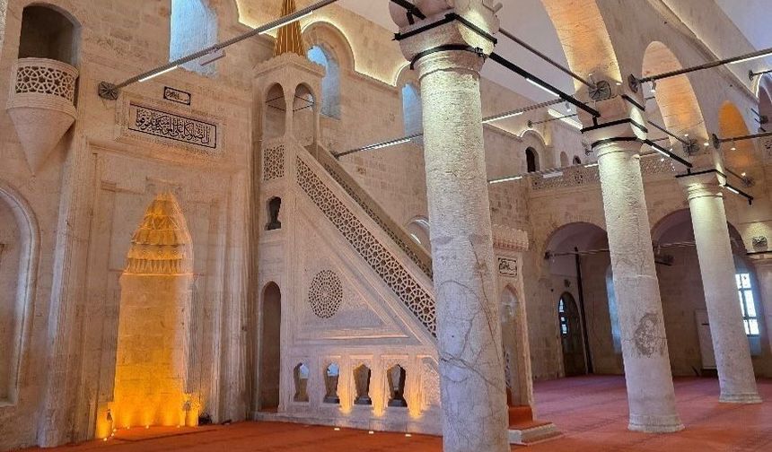 Üç Tarihi Cami Bayramda İbadete Açılıyor