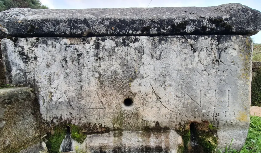 Roma Mezarından Su İçtiler: Lahit Çeşme!