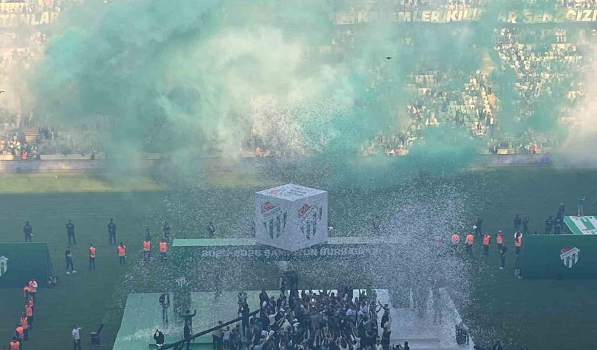 Bursa'da tarihi akşam, timsah geri döndü