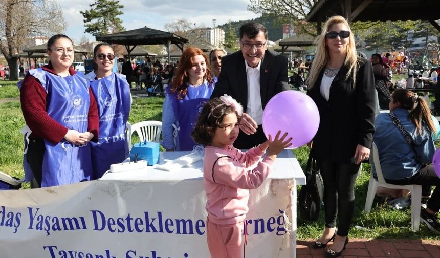 Kütahya'da Romanlar Günü coşkusu Kent Park'ta yaşandı