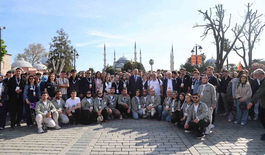 Başkan Altay: 'Genç Seyyah projemizle bu yıl 25 bin 920 öğrencimizi İstanbul'un tarihi atmosferiyle buluşturduk'