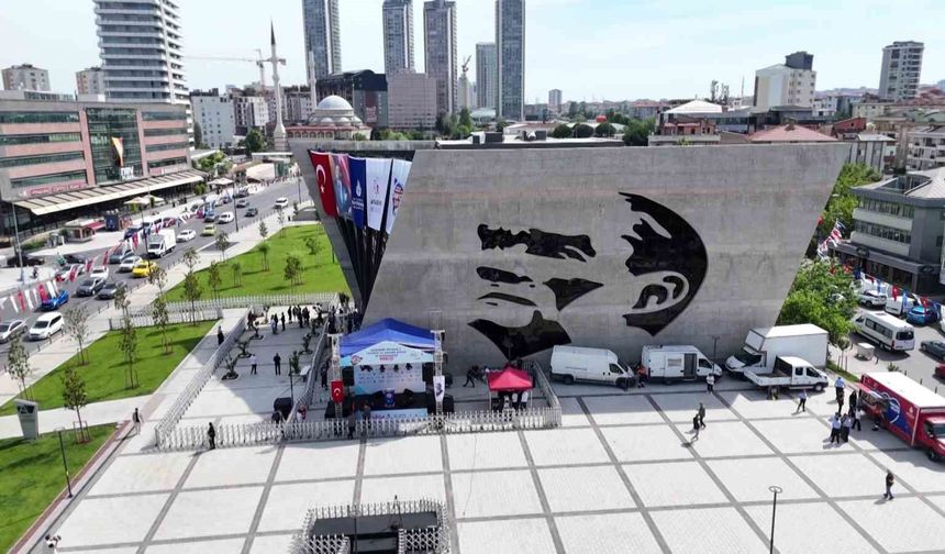 Ataşehir'de Yüzüncü Yıl Atatürk Müzesi ve Kütüphanesi ile İçerenköy Meydanı açıldı