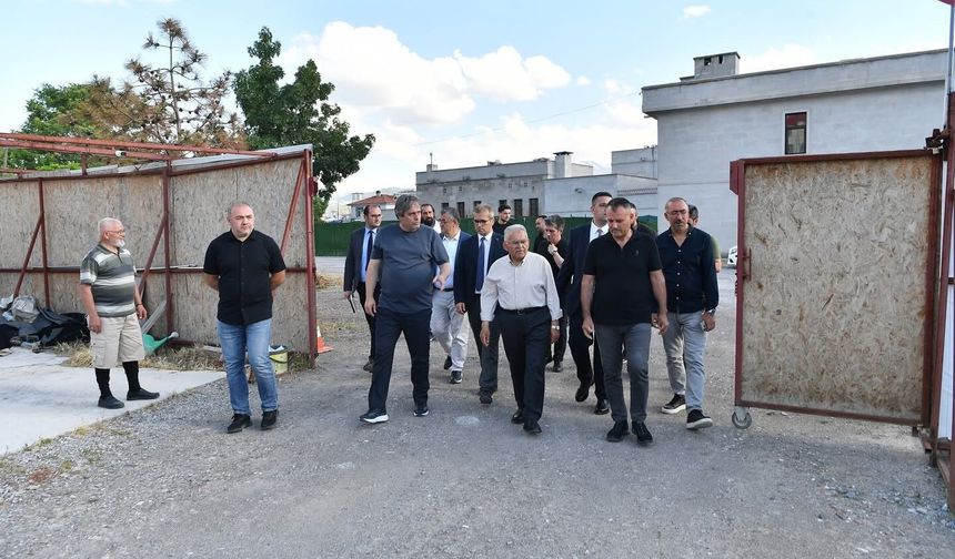 Başkan Büyükkılıç, Tarihi Kayseri Mahallesi'nde 3. etap çalışmalarını yerinde inceledi