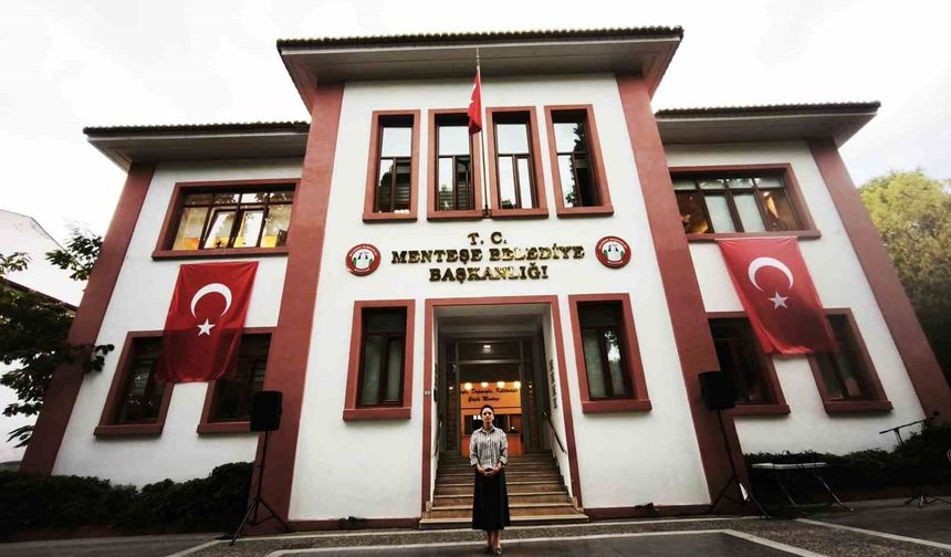 Muğla'nın 100 yıllık tarihi belediye binası vakıflara geçiyor