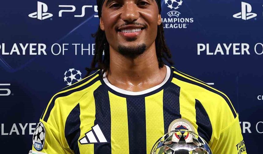 Fenerbahçe - Roma maçında 'en iyi oyuncu' ödülü Archie Brown'un oldu