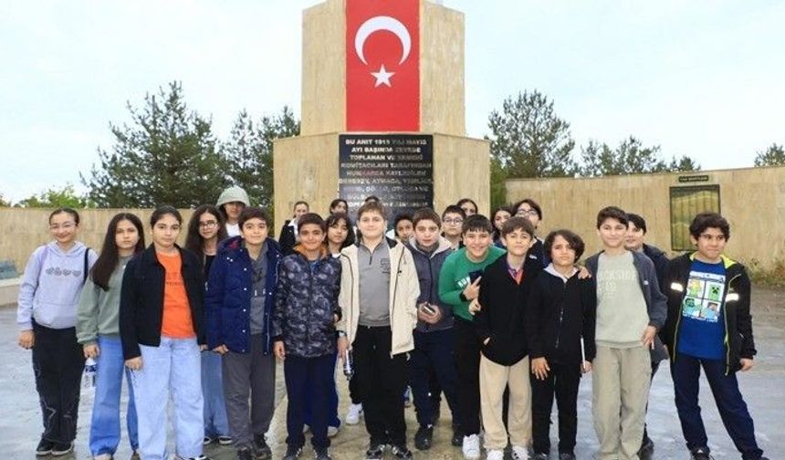 Vanlı öğrenciler kentin tarihi ve turistik mekanlarını gezdi