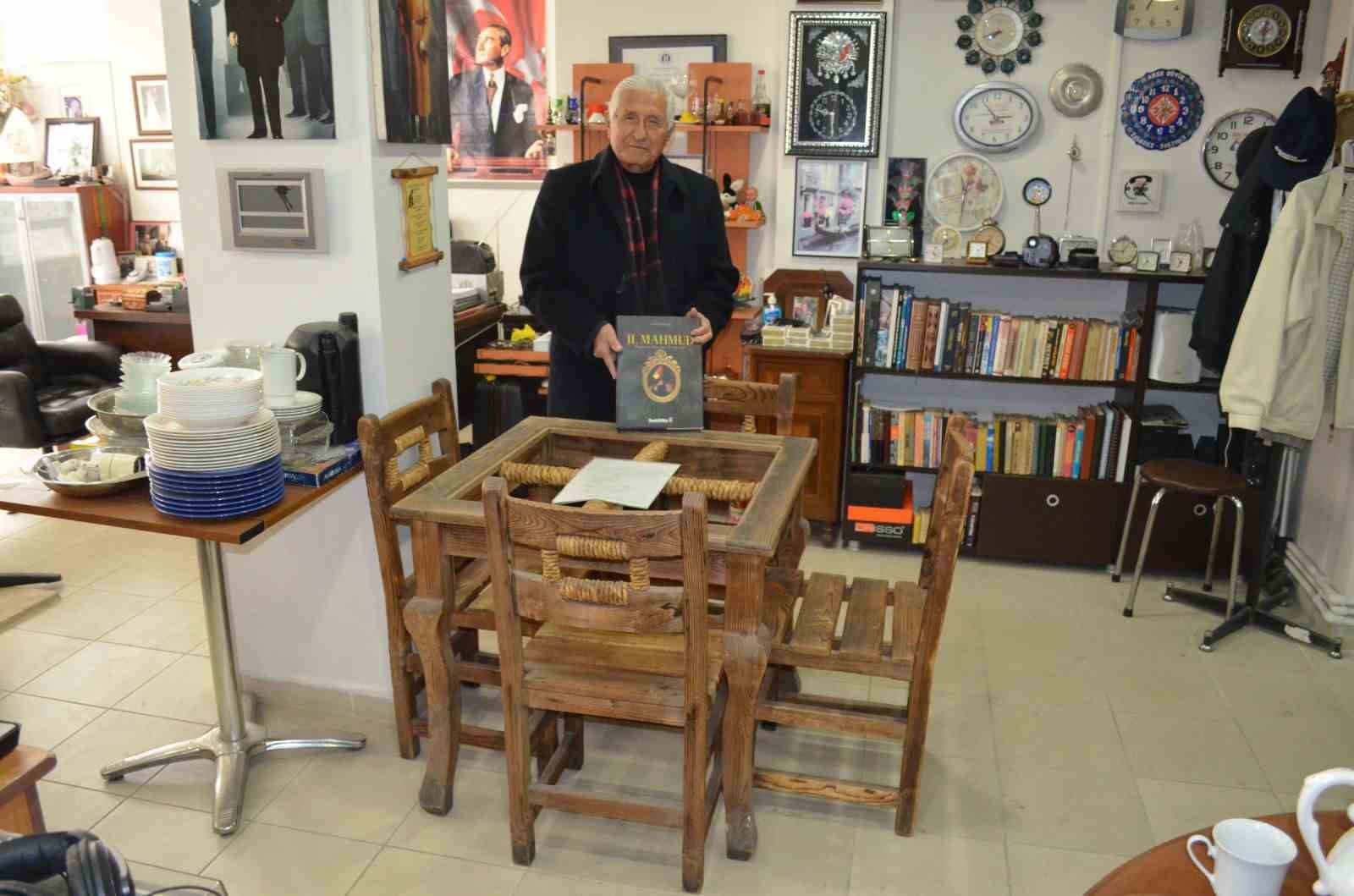 Emekli öğretmenin evinden tarih fışkırıyor