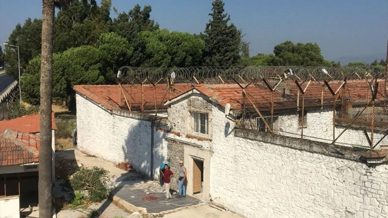 Aydindaki Tarihi Cezaevi Sosyal Tesise Donusturuldu.jpg