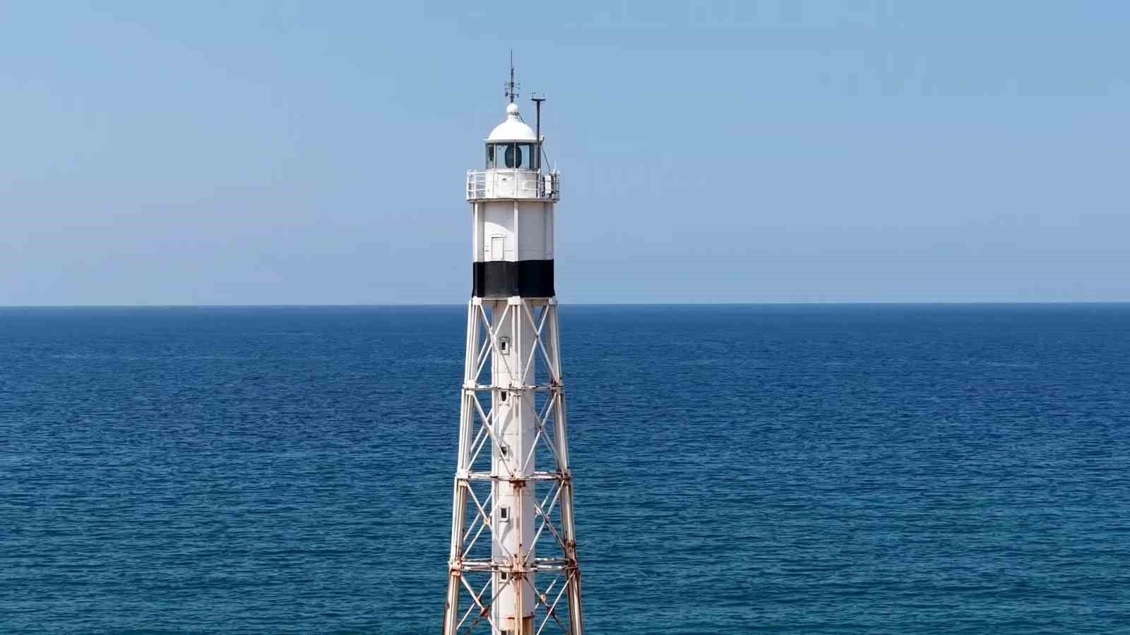146 yıldır Karadeniz'de denizcilere yol gösteriyor, tarihi kimliğiyle ziyaretçilerin ilgisini çekiyor