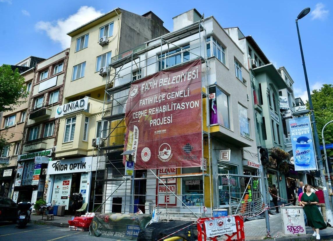 Fatih'in tarihi caddelerinde dönüşüm: 92 bina yeni görünümüne kavuşuyor