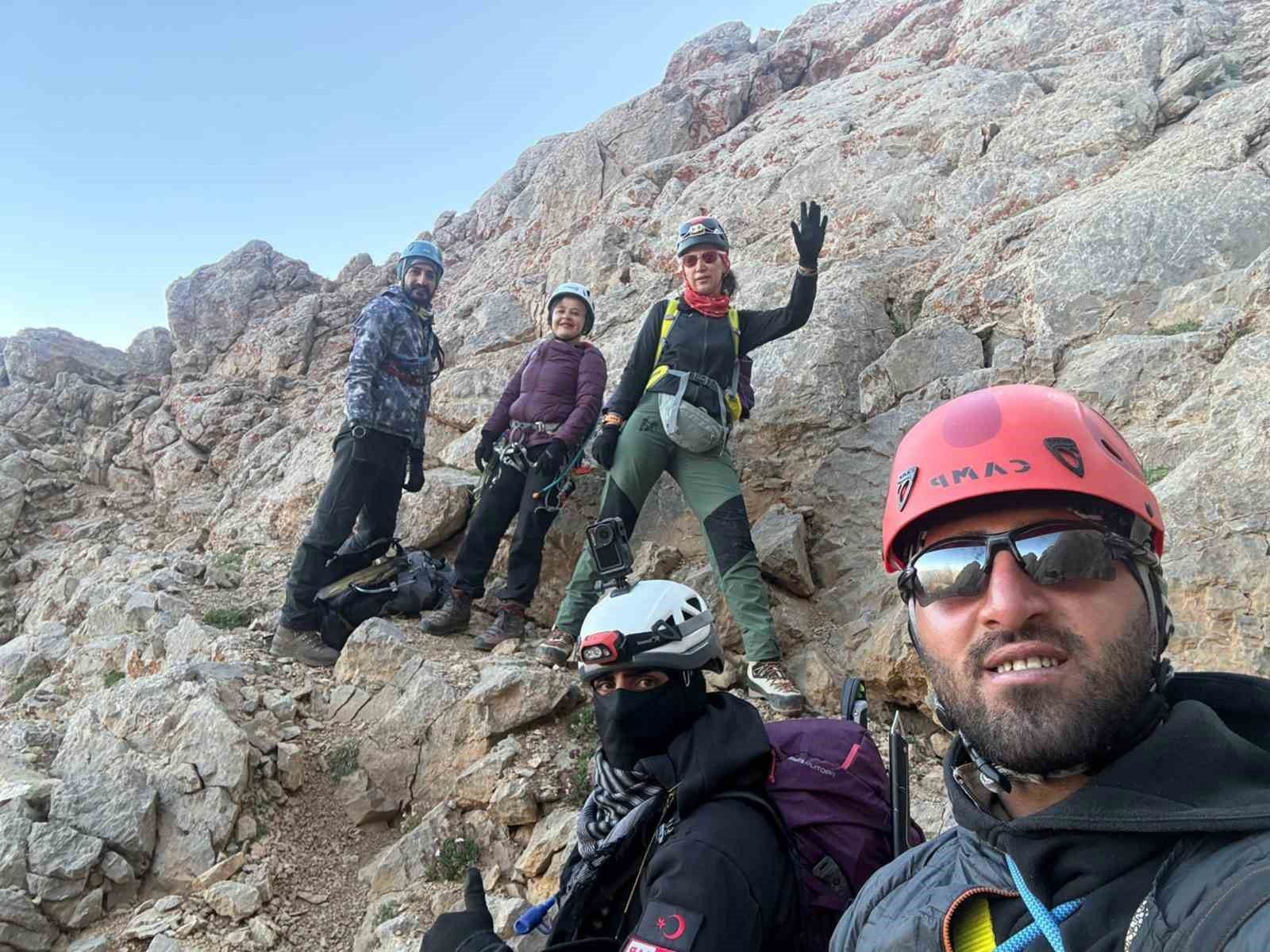 Kadın dağcılar Sipa Durik tarihine geçti