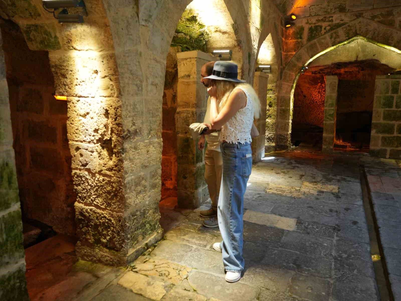 Gaziantep'teki tarihi kasteller ziyaretçilerin ilgi odağı oldu