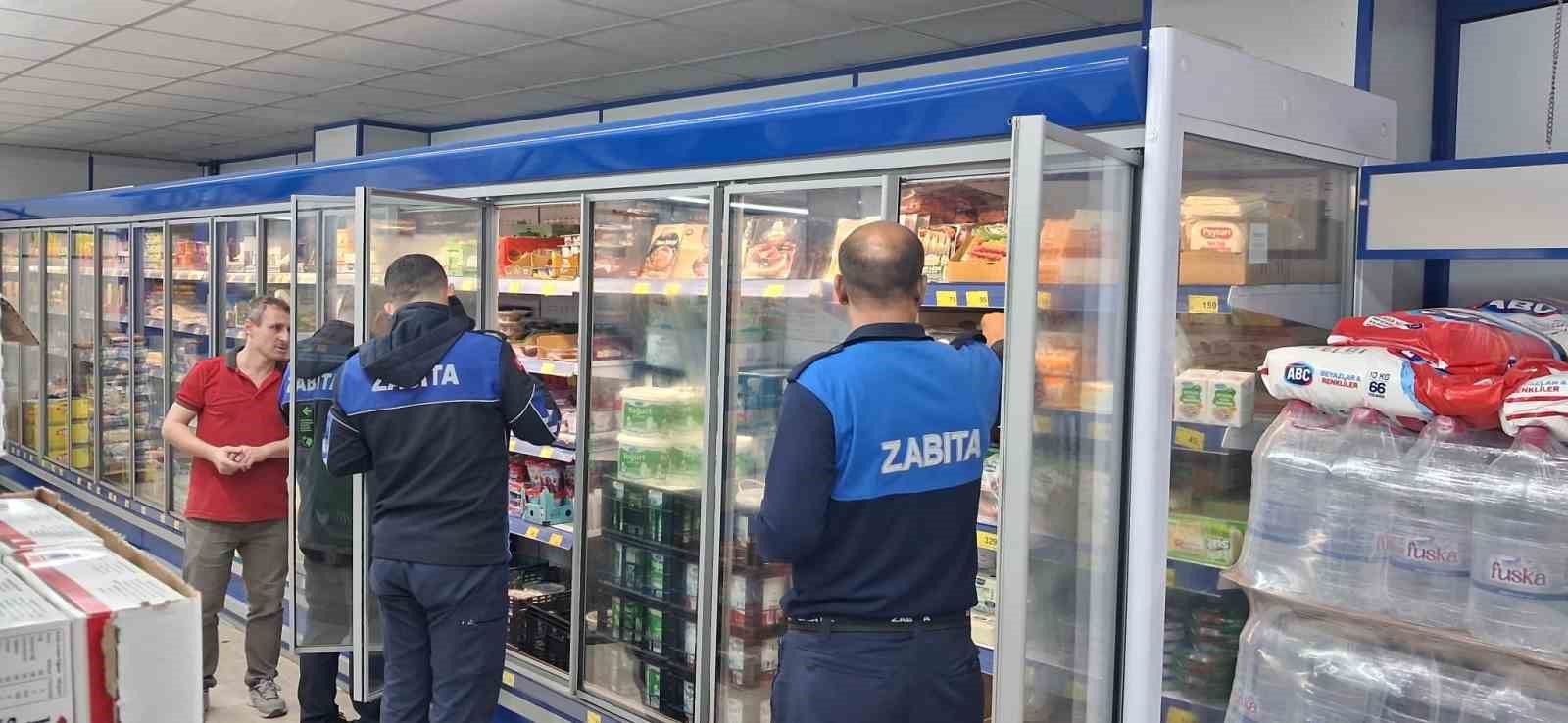 Dilovası'nda marketlerde son kullanma tarihi ve fiyat denetimi