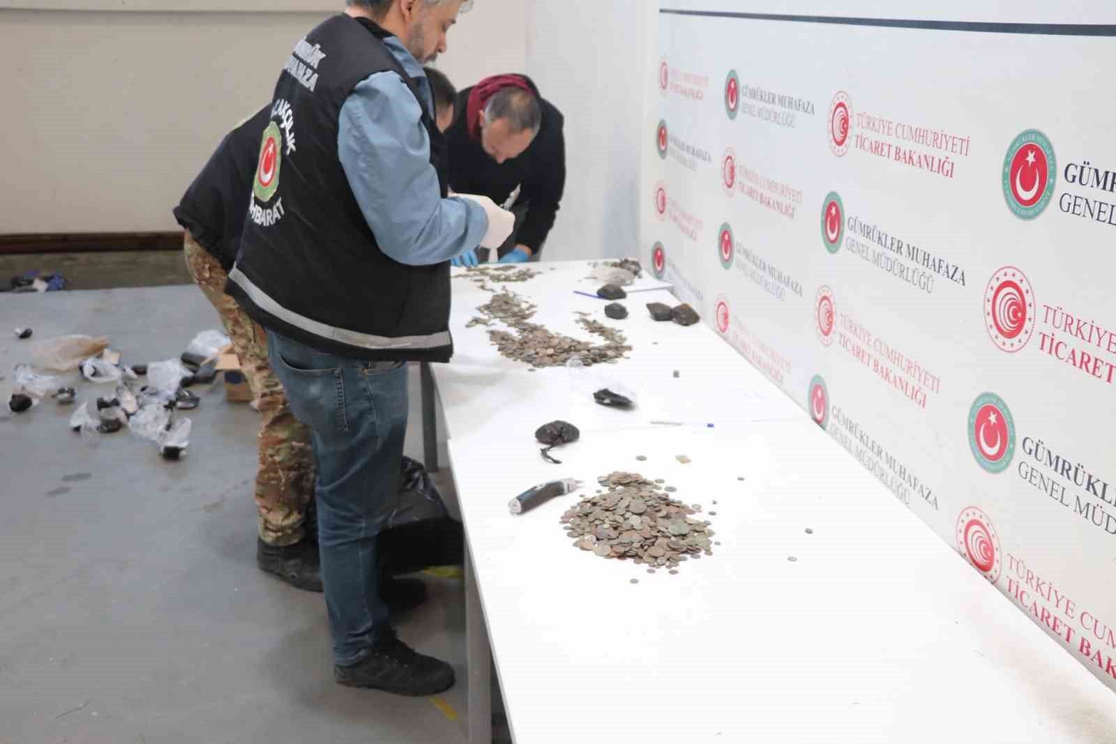 Edirne'deki gümrük kapılarında 7 bin 160 parça tarihi eser ele geçirildi