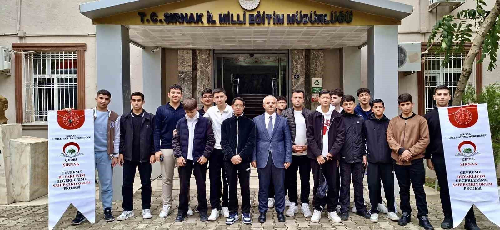 Tarihin izinden giden Şırnaklı öğrenciler Malazgirt kampına uğurlandı